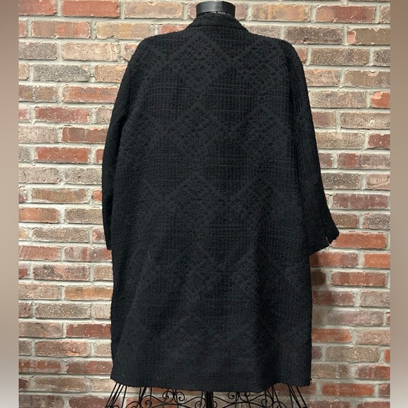 Eileen Fisher Black 100% Wool Lightweight Coat With 100% Silk Lining - Picture 2 of 8